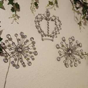 Silver Wall Decor Set with Crown and Starburst Design